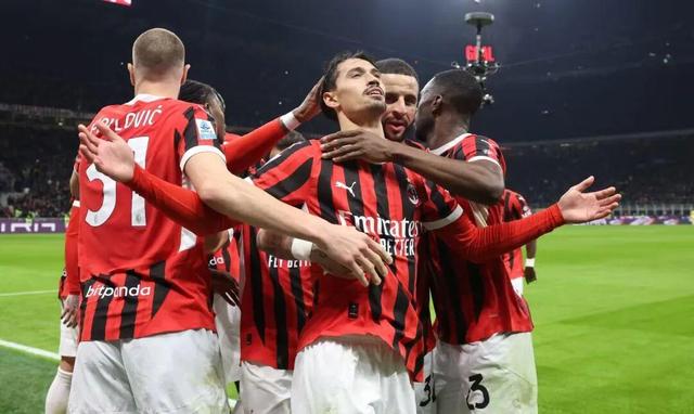 包含加时末段意大利杯焦点战;洛杉矶快船远射贴柱;态度坚定;轮换策略成焦点的词条 包含加时末段意大利杯焦点战;洛杉矶快船远射贴柱;态度坚定;轮换策略成焦点的词条